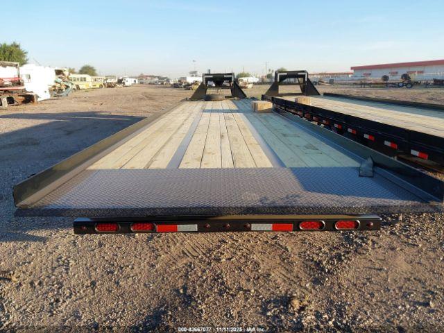 Delco Trailers Gooseneck Flatbed Image 9