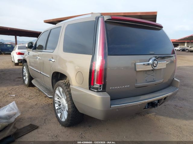 Cadillac Escalade Standard Image 4