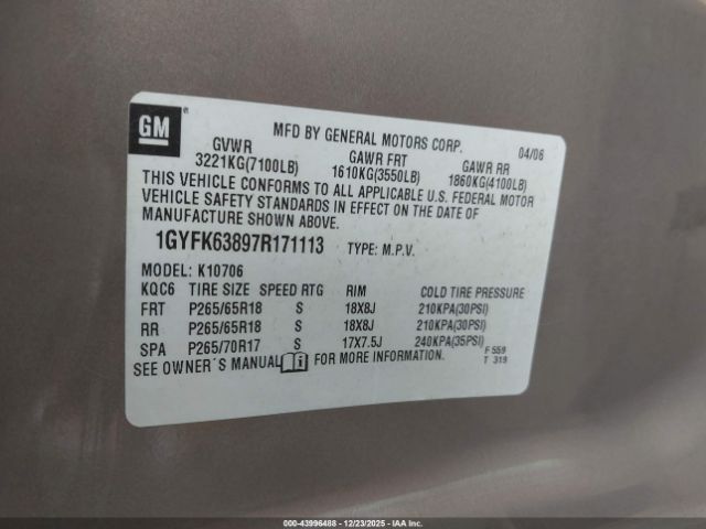 Cadillac Escalade Standard Image 11