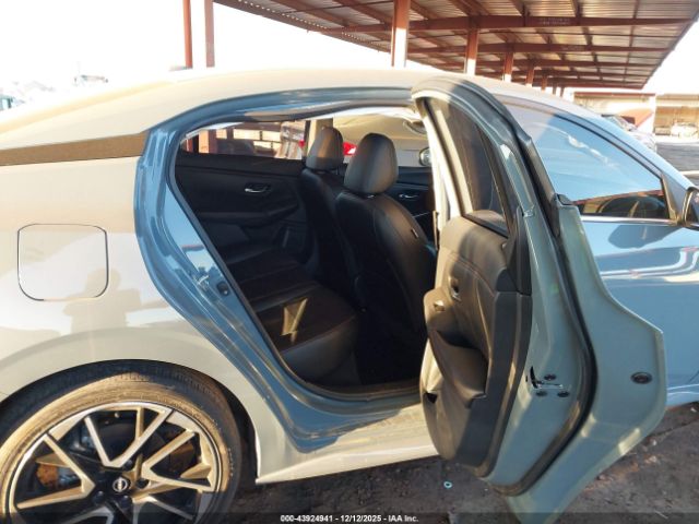 Nissan Sentra Sr Image 8