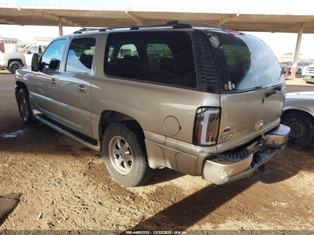 GMC Yukon Denali Image 3