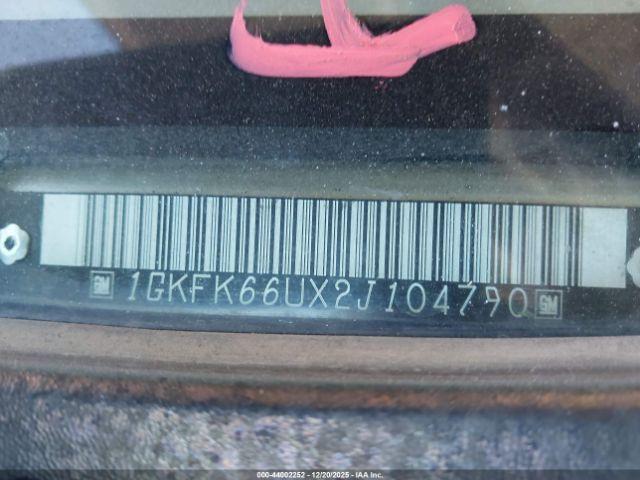 GMC Yukon Denali Image 11