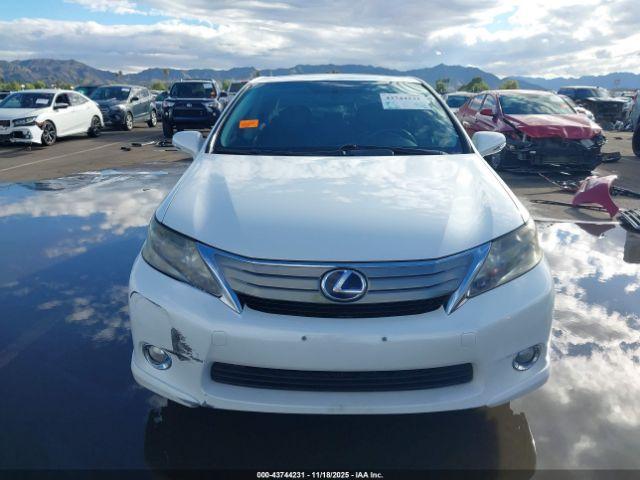 Lexus HS 250h Image 2