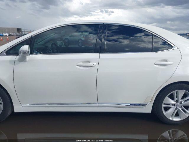 Lexus HS 250h Image 3