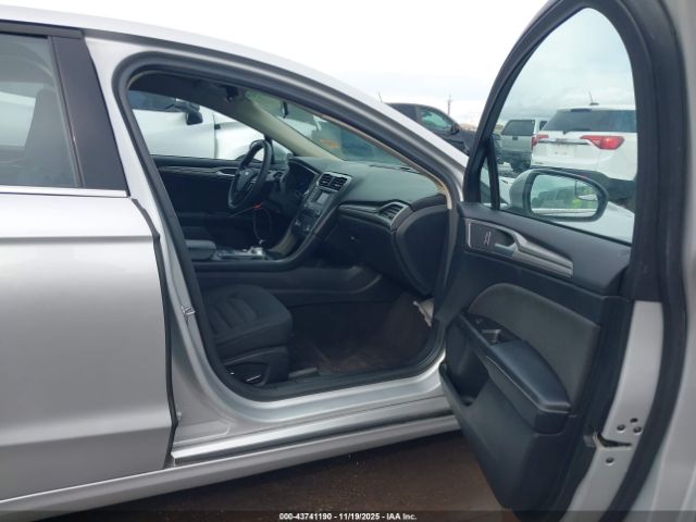 Ford Fusion Se Image 6