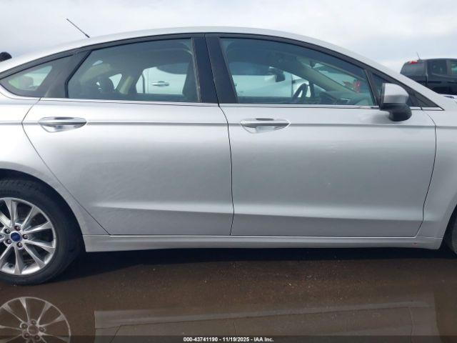 Ford Fusion Se Image 11