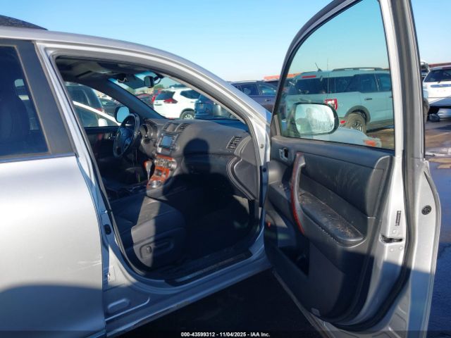 Toyota Highlander Limited V6 Image 10