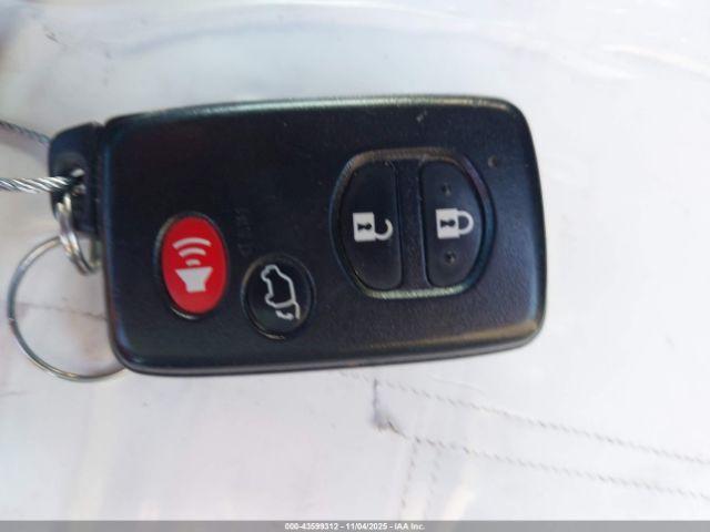 Toyota Highlander Limited V6 Image 8