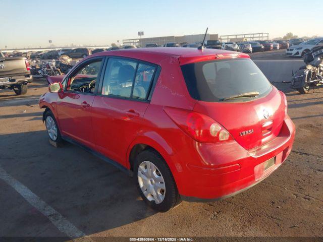 Nissan Versa 1.8 S Image 8