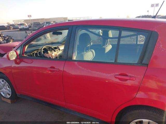 Nissan Versa 1.8 S Image 11