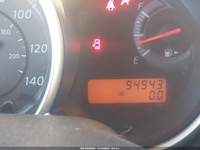 Nissan Versa 1.8 S Image 5