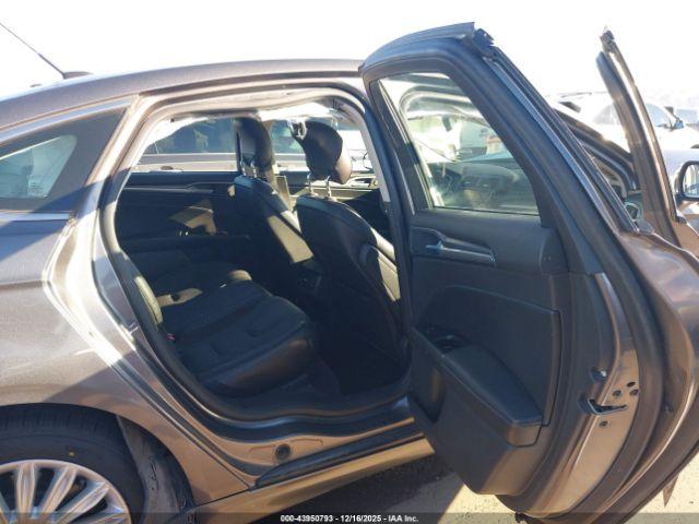 Ford Fusion Titanium Image 13