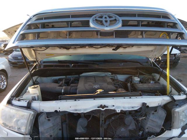 Toyota Sequoia Platinum 5.7l V8 Image 11