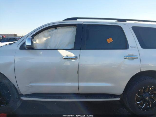Toyota Sequoia Platinum 5.7l V8 Image 7