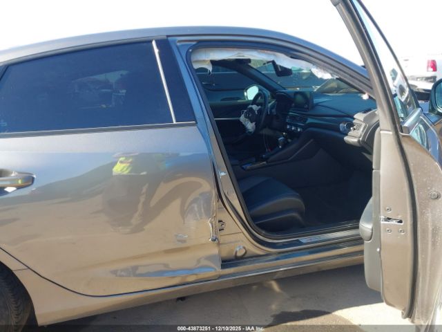 Acura Integra A-spec Image 7