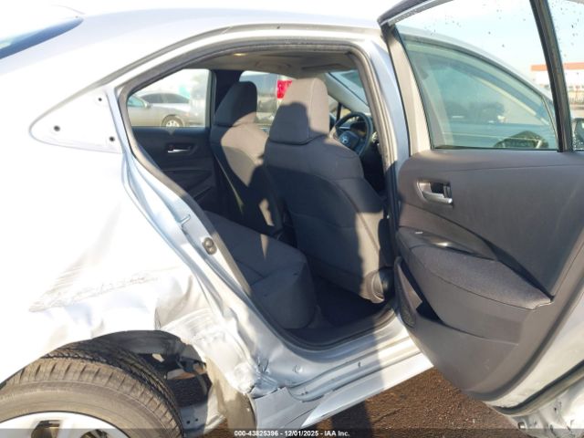 Toyota Corolla Le Image 6