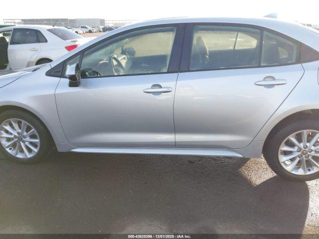 Toyota Corolla Le Image 10