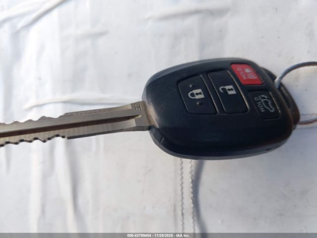 Toyota Highlander Le Plus Image 13