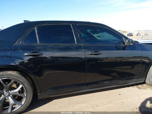 Chrysler 300 300s Image 9