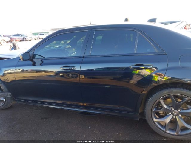 Chrysler 300 300s Image 10