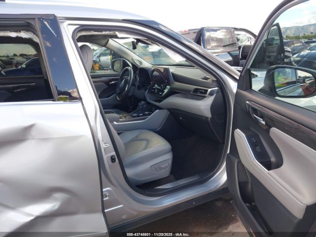 Toyota Highlander Limited Image 11