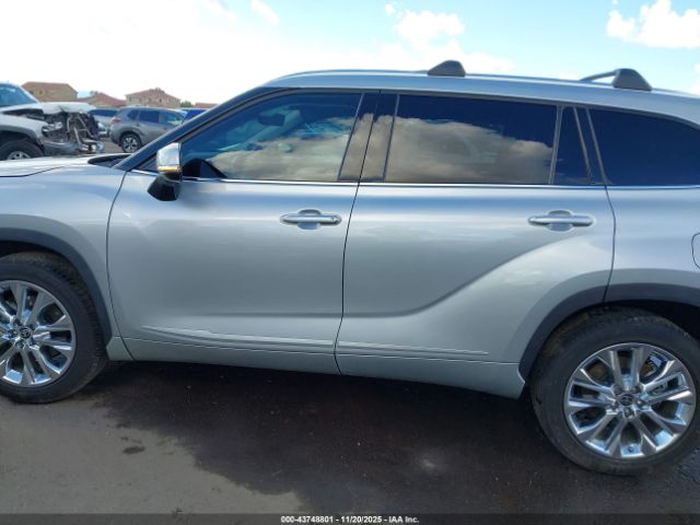 Toyota Highlander Limited Image 5