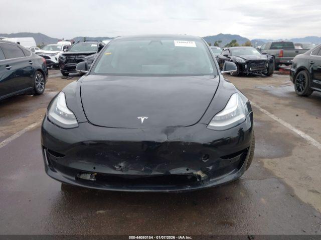 Tesla Model 3 Image 7