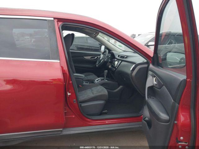 Nissan Rogue S Image 4