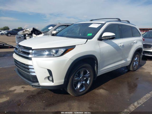 Toyota Highlander Limited Platinum Image 6