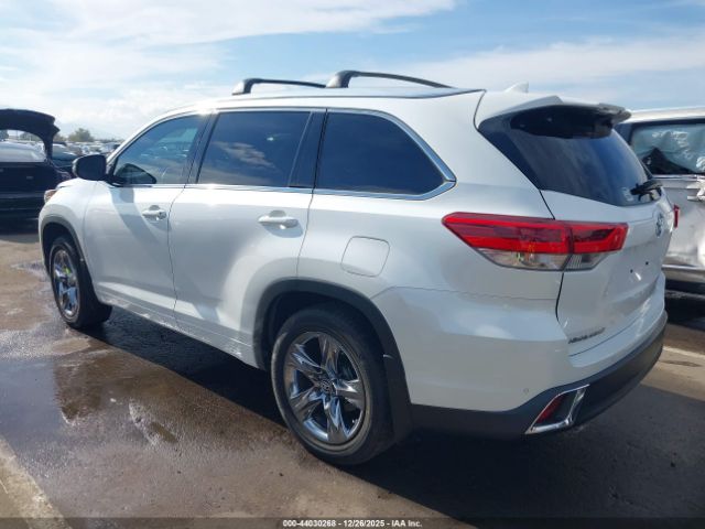 Toyota Highlander Limited Platinum Image 4