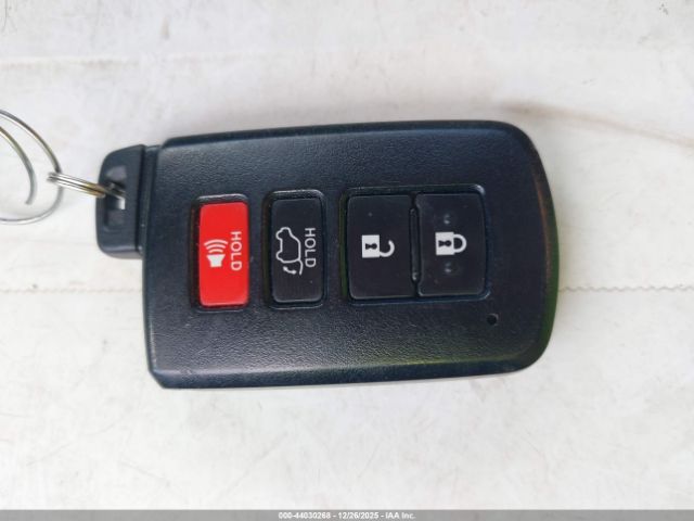 Toyota Highlander Limited Platinum Image 9