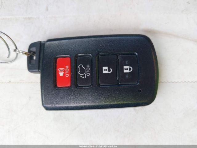 Toyota Highlander Limited Platinum Image 9