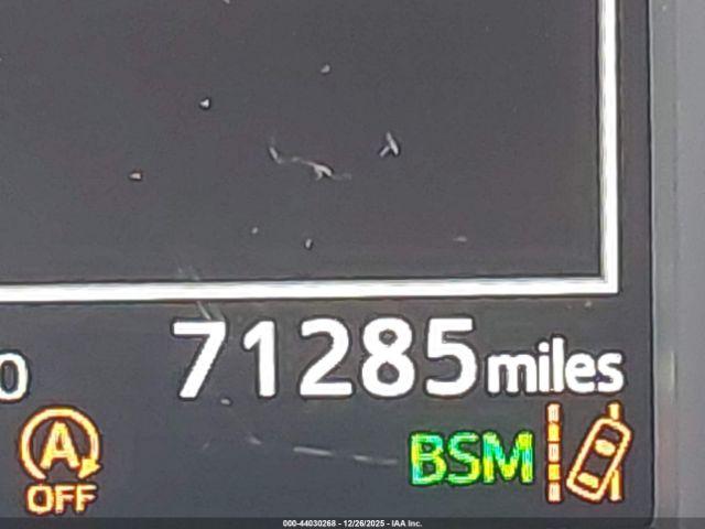 Toyota Highlander Limited Platinum Image 14