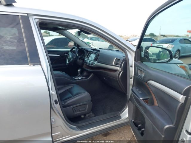 Toyota Highlander Xle Image 10