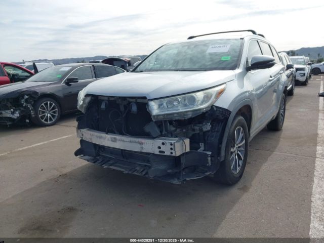 Toyota Highlander Xle Image 12