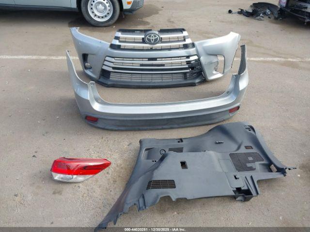 Toyota Highlander Xle Image 6