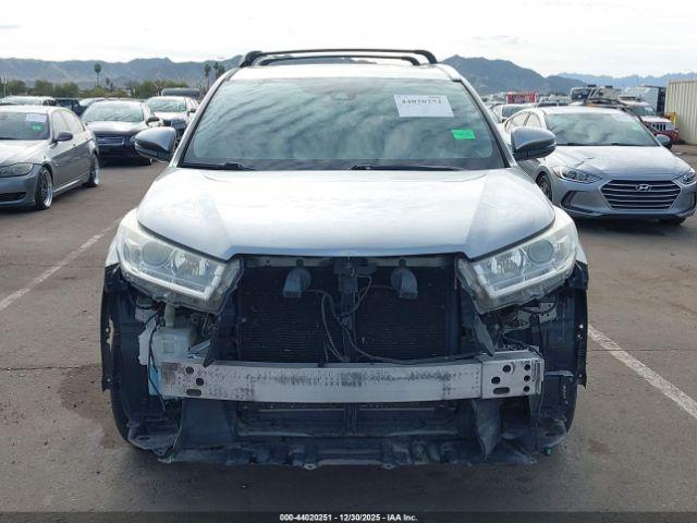 Toyota Highlander Xle Image 16