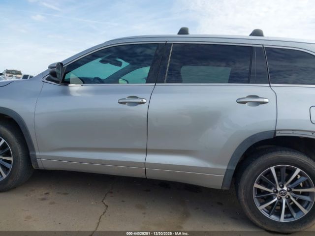 Toyota Highlander Xle Image 2