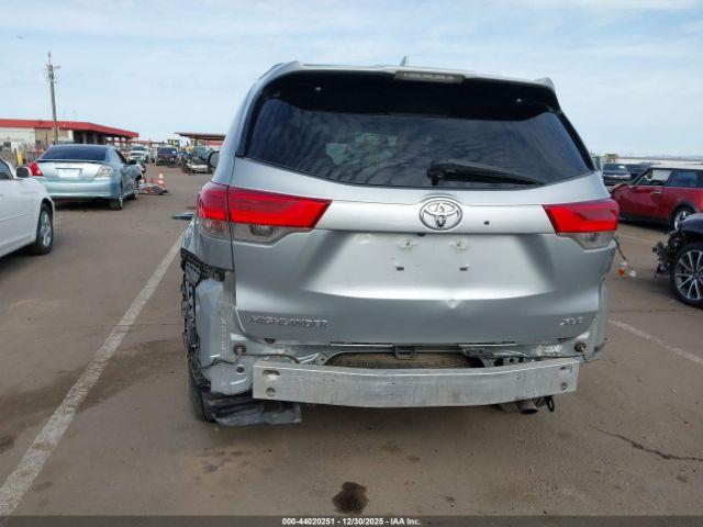 Toyota Highlander Xle Image 7