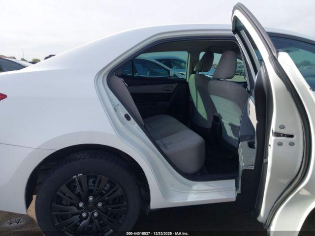 Toyota Corolla Le Image 12