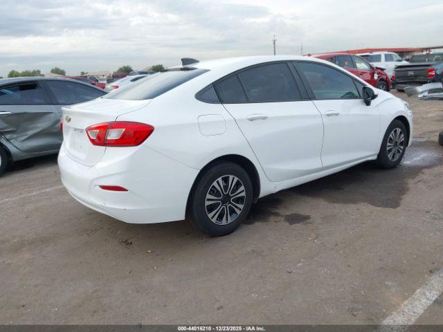 Chevrolet Cruze Ls Image 3