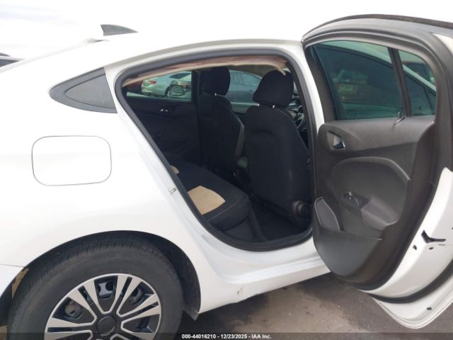 Chevrolet Cruze Ls Image 16