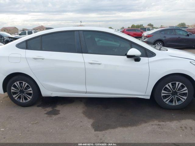 Chevrolet Cruze Ls Image 10