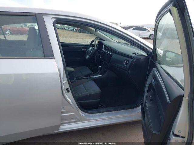 Toyota Corolla Le Image 13