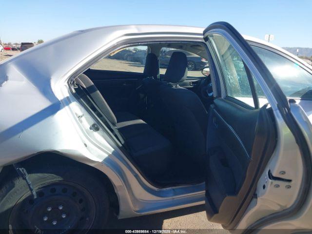 Toyota Corolla Le Image 4