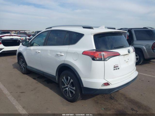 Toyota RAV4 Le Image 13