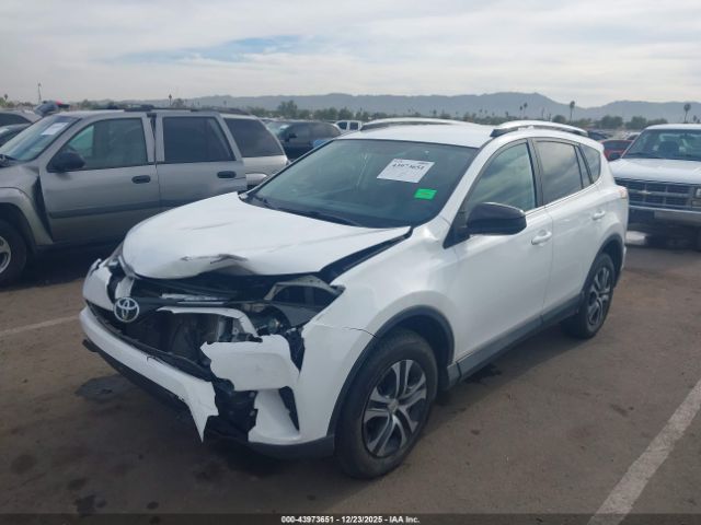 Toyota RAV4 Le Image 12