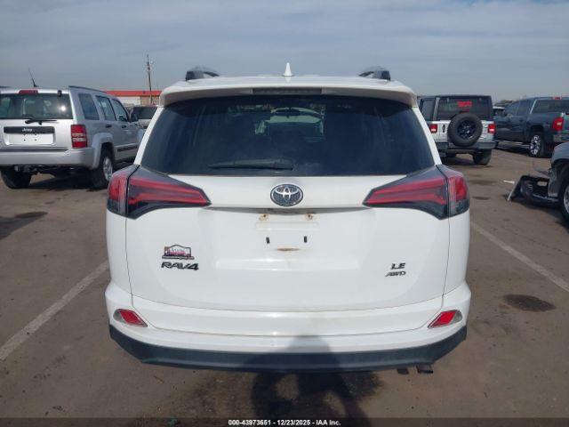 Toyota RAV4 Le Image 15