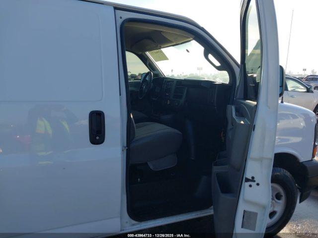 Chevrolet Express Work Van Image 14
