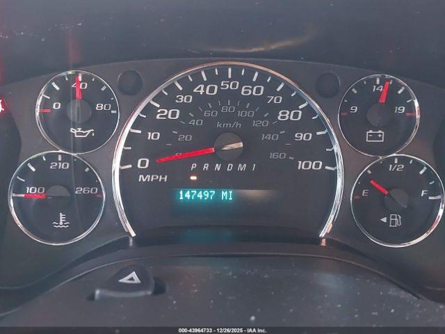 Chevrolet Express Work Van Image 2